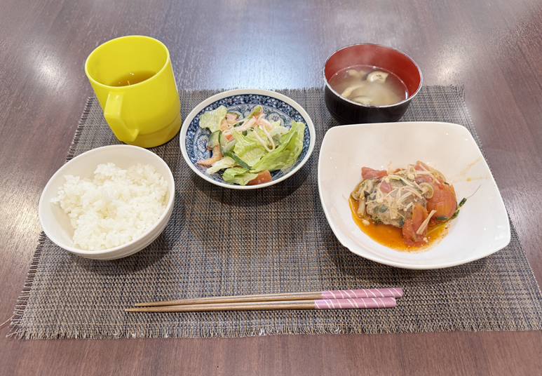 グループホームなでしこの家-決まったメニューはありません!楽しい食事